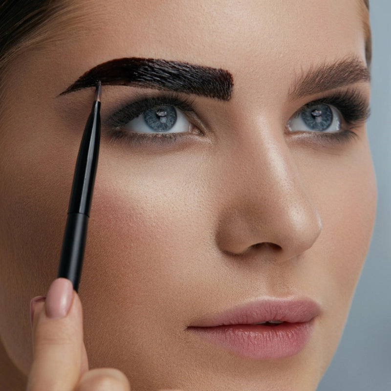 Auge mit Pinsel
